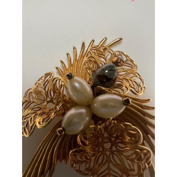 Vintage Jaclyn Smith Signed Marked Gold Tone Brooch Pin With Stones - Picture 1 of 3